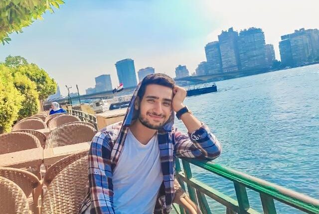 مخرج العرض المسرحي «المصحه» - راديو الوان اف ام