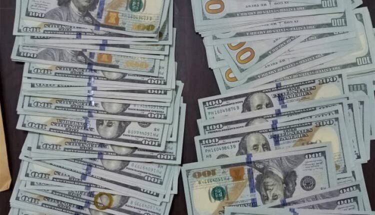 لحظة بلحظة.. سعر الدولار مقابل الجنيه داخل البنوك المصرية - الوان اف ام