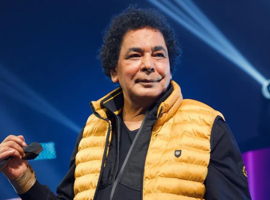  حقيقة تدهور حالة محمد منير الصحية ونقله للرعاية المركزة- الوان اف ام