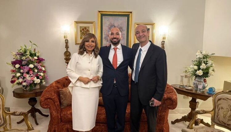 عمرو أديب ولميس الحديدى يحتفلان بخطوبة ابنهما نور - الوان اف ام
