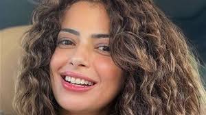 بعد انفصالها عن كريم محمود عبد العزيز.. داليا مصطفى تدعم آن الرفاعي - الوان اف ام