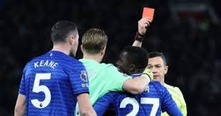 لاعب إيفرتون يعتذر عن صفع زميله ضد مانشستر يونايتد - الوان اف ام 