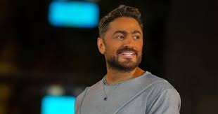 تامر حسني يتصدر الترند بعد شائعة الخطأ الطبي.. ونجم الجيل يطمئن الجمهور - الوان اف ام