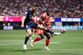 بى إس جى ضد البايرن.. تفاصيل إصابة أشرف حكيمى ومدة غيابه المتوقعة-الوان اف ام