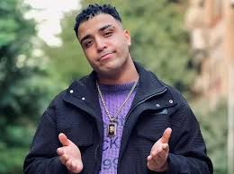 نقابة المهن الموسيقية تعلن إيقاف إسلام كابونجا 6 أشهر عن الغناء - الوان اف ام