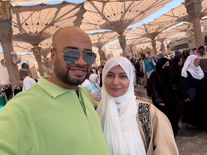 زوجة حاتم صلاح لـ صاحبة السعادة: فرحنا كان بجوار شجرة أثرية عمرها 1500 عام - الوان اف ام