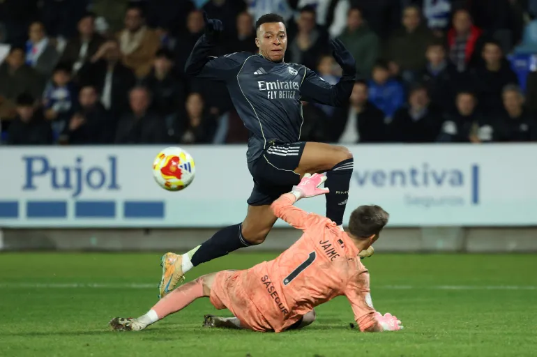 تالافيرا ضد الريال.. الملكى يتأهل لدور الـ16 بعد الفوز 3-2 بكأس الملك - الوان اف ام
