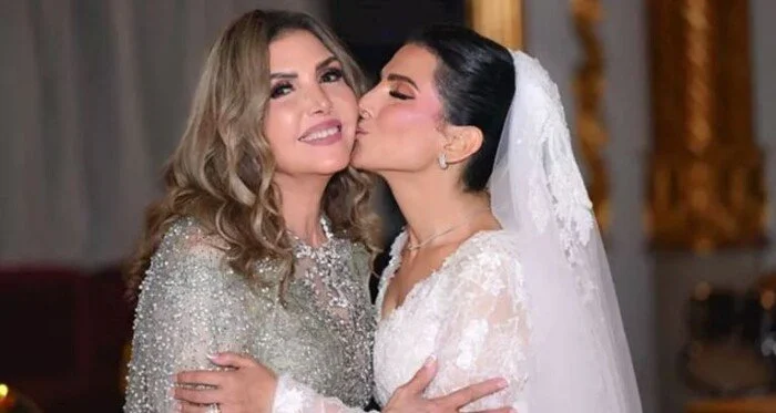 نادية مصطفى تحتفل بزفاف ابنتها همسة - الوان اف ام