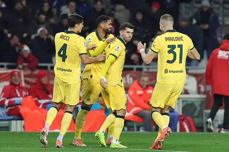 تورينو ضد ميلان.. الروسونيرى يخطف فوزا مثيرا وينفرد بصدارة الكالتشيو - الوان اف ام