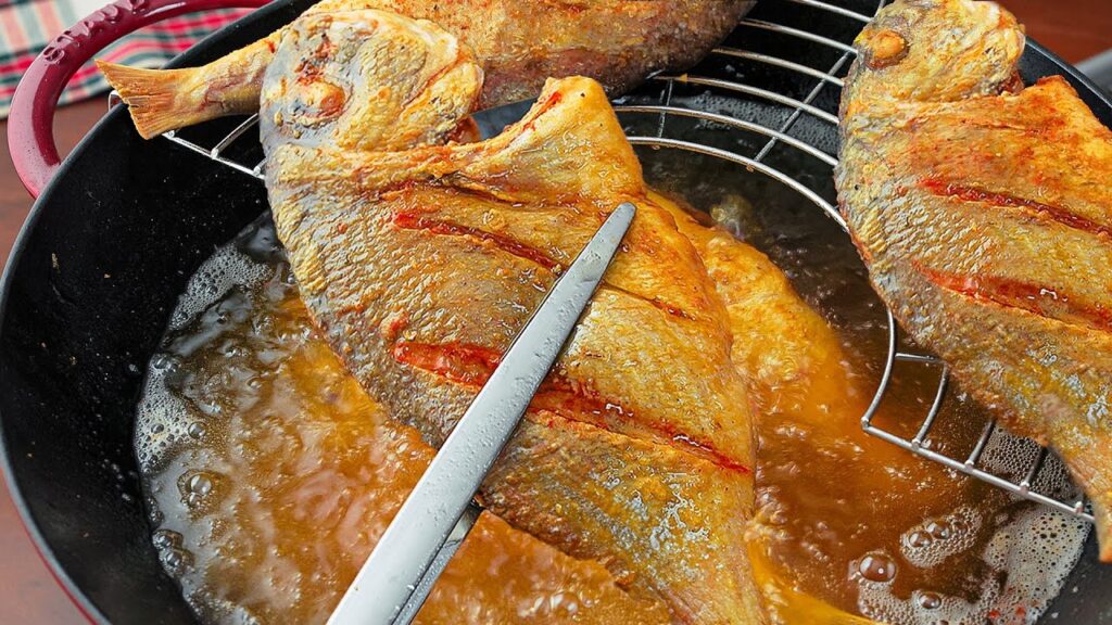 طريقة السمك مقلي بالدقيق - الوان اف ام