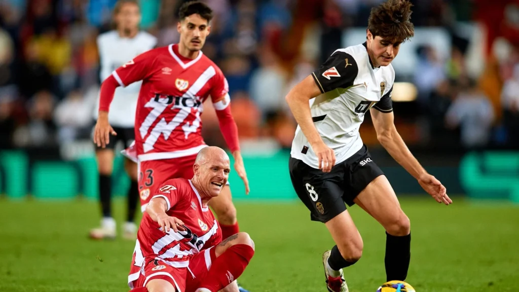 تعادل رايو فاليكانو مع فالنسيا 1-1 في الدوري الإسباني - الوان اف ام