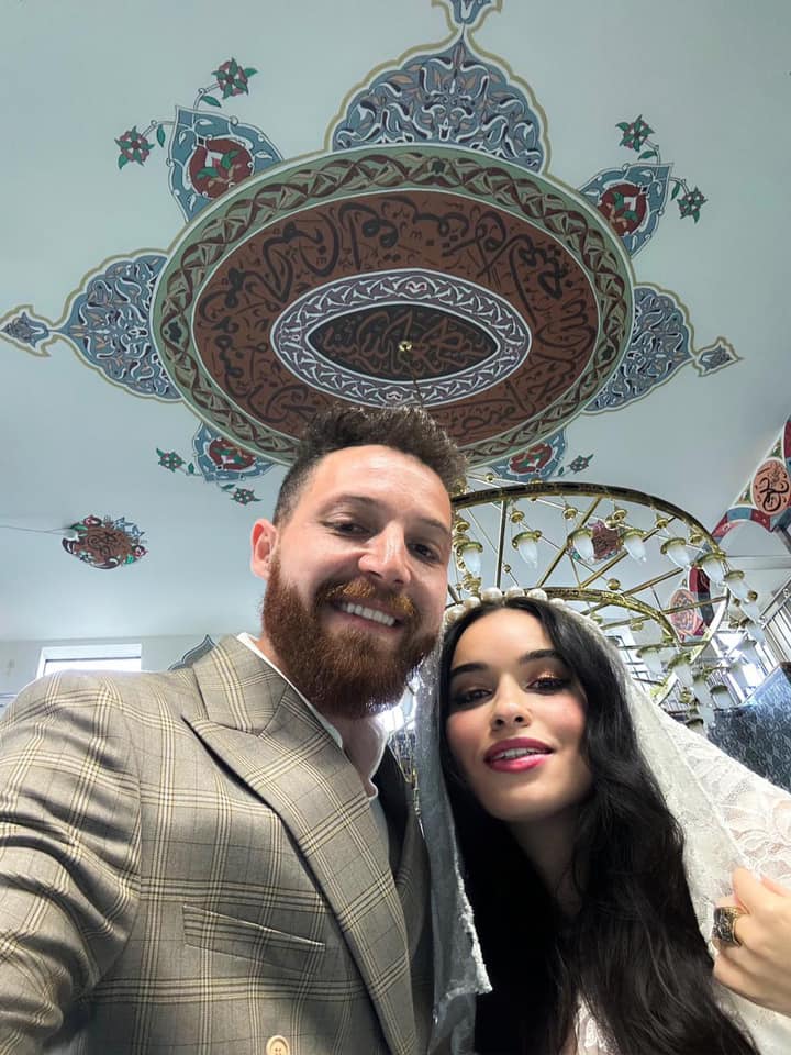 الأزمة تتصاعد بين الفنان محمود حجازي وزوجته - الوان اف ام