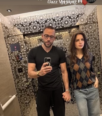 آمال ماهر توجه رسالة رومانسية لزوجها في عيد ميلاده - الوان اف ام